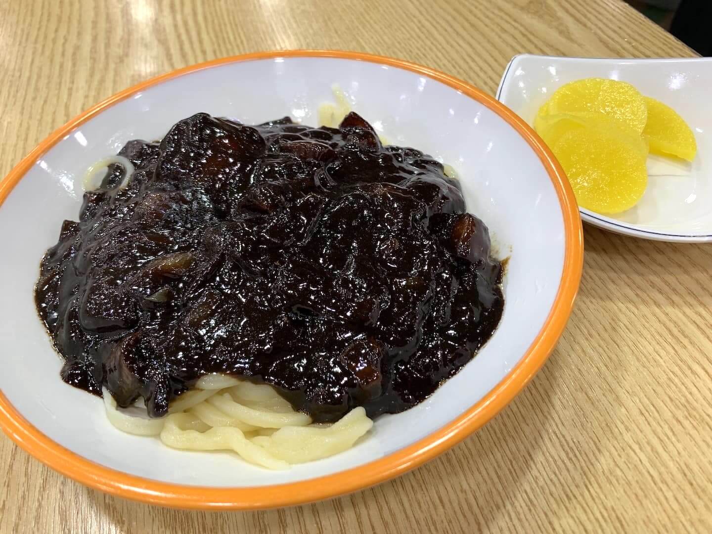 凡胎炸醬麵